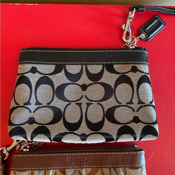2 Coach signature C Wristlets Brown Black - Picture 8 of 13